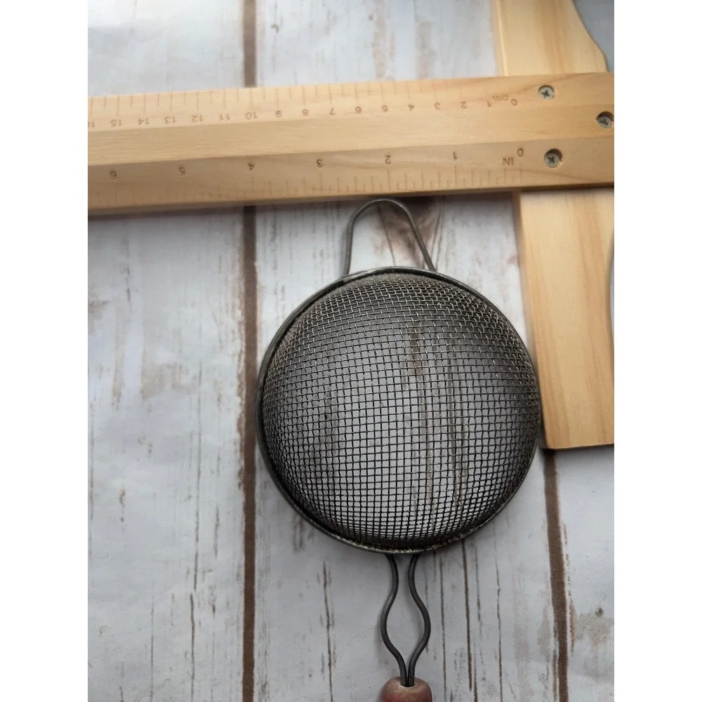 Unbranded Vintage Mesh Strainer Red Wood Handle Rustic Farmhouse Sifter 5in